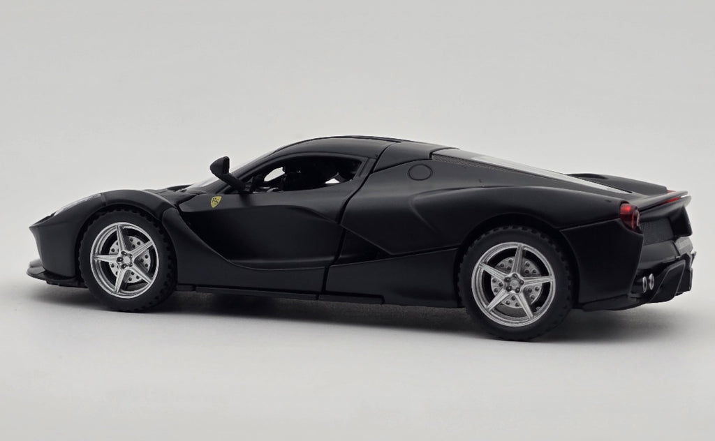 Ferrari LaFerrari 1:24 diecast scale model car collectible | Assorted Colors