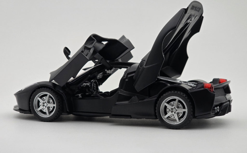 Ferrari LaFerrari 1:24 diecast scale model car collectible | Assorted Colors